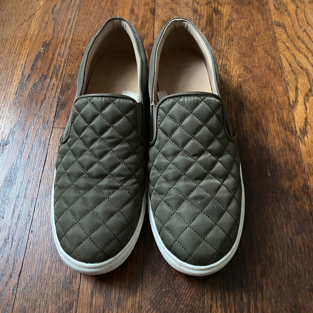 🍃Green Quilted Slip Ons🍃